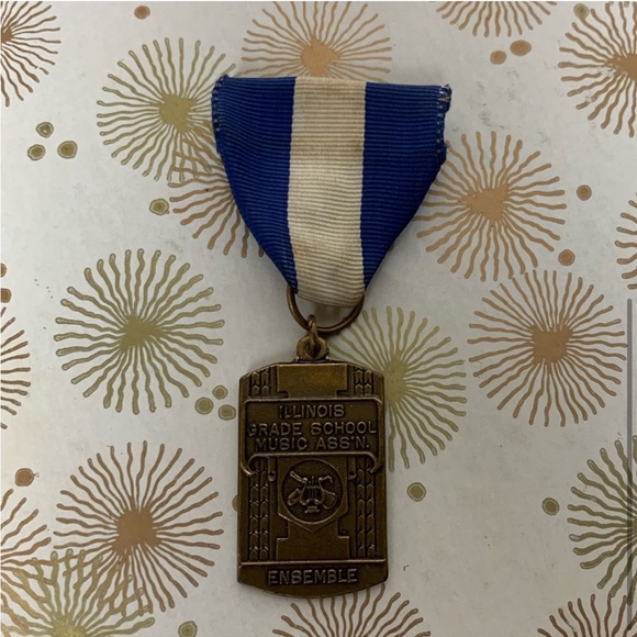 Vintage Chicago Illinois music school badge medal pin - Picture 4 of 5
